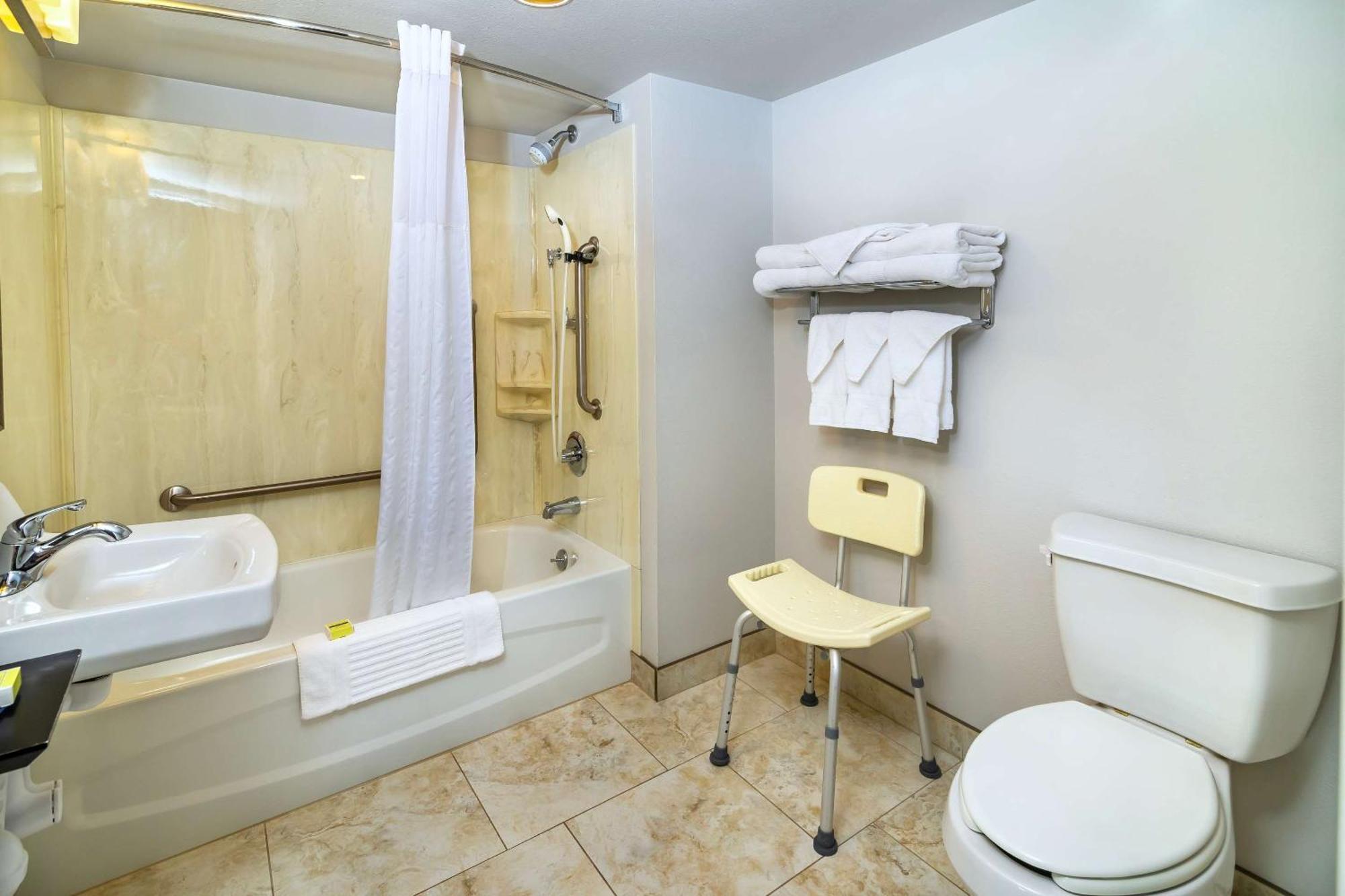 Comfort Inn & Suites Moose Jaw Zewnętrze zdjęcie